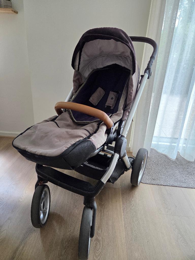 Mutsy evo kinderwagen beige. Tegen elk aannemelijk bod., Kinderen en Baby's, Kinderwagens en Combinaties, Zo goed als nieuw, Combiwagen