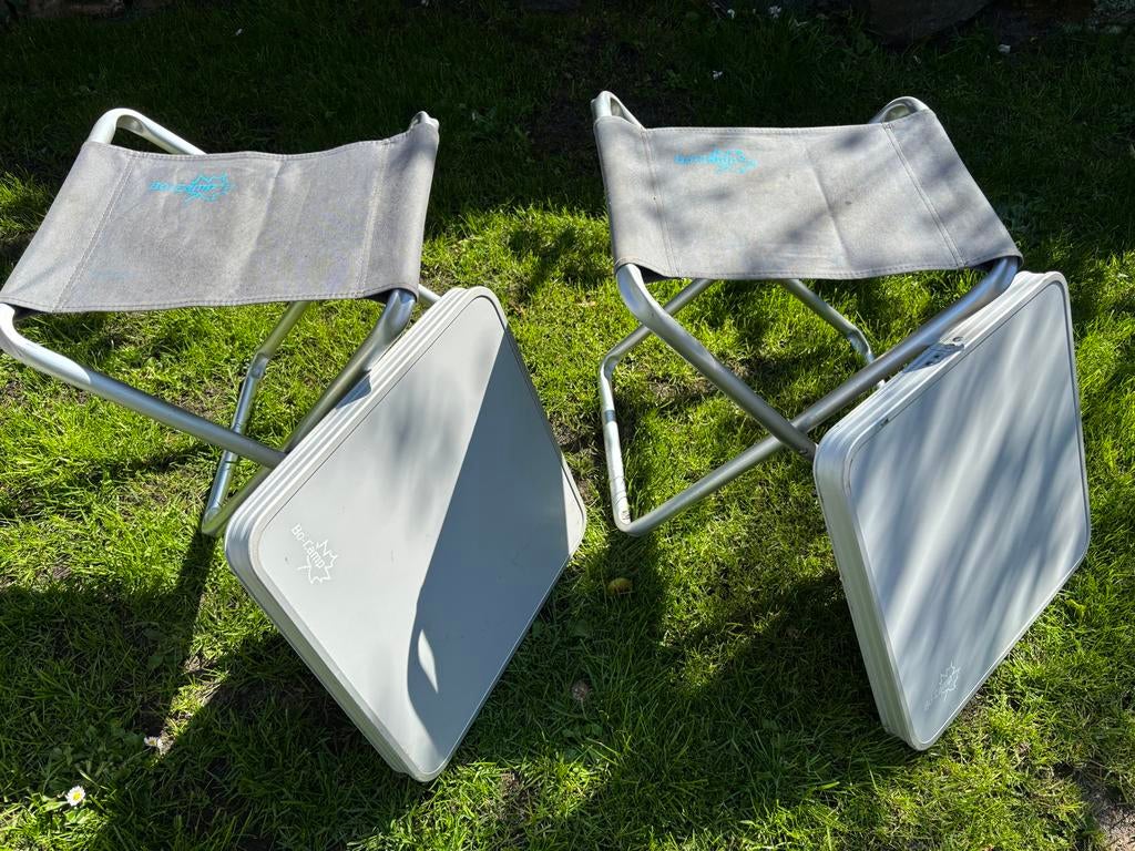2x Bo-Camp Voetenbankjes / Bijzettafeltjes, Caravans en Kamperen, Kampeermeubelen, Zo goed als nieuw, Campingstoel, Ophalen