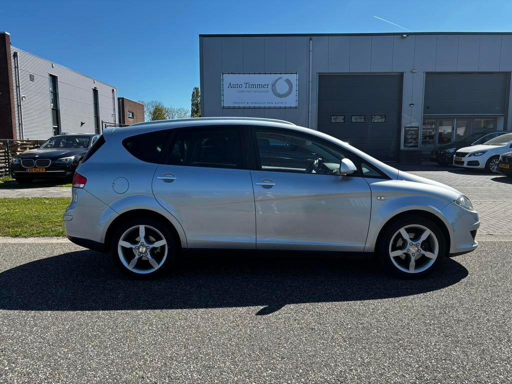 Seat Altea XL 1.6 Stylance  Ruim, Goed Onderhouden, Zwart, 4 cilinders, Altea XL, Handgeschakeld