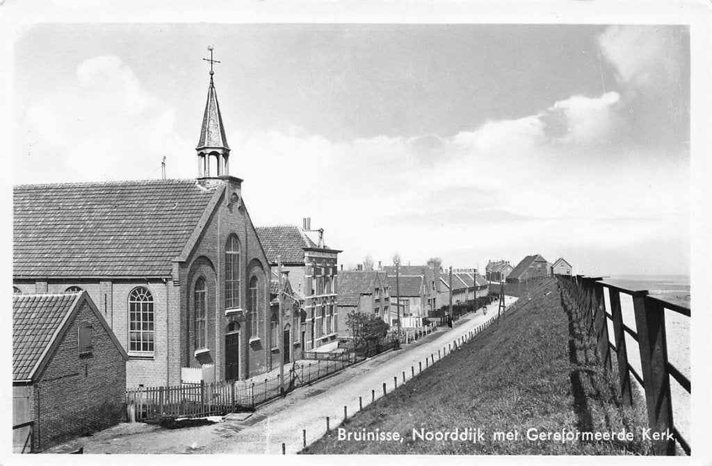 702-170-003 Bruinisse Noorddijk Met Gereformeerde Kerk, Verzenden, Voor 1920, Zeeland