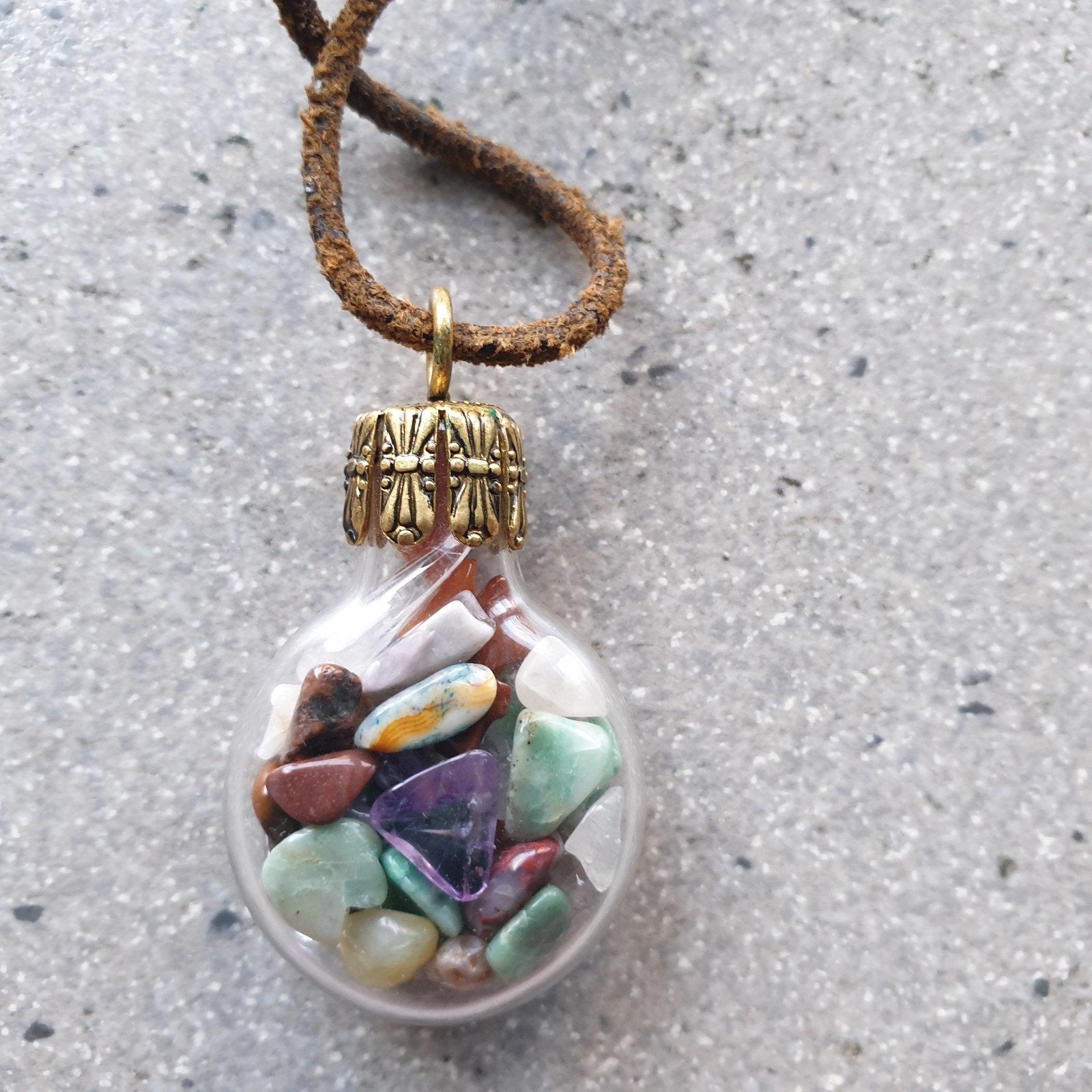 Ketting glazen flesje met steentjes zgan, Sieraden, Tassen en Uiterlijk, Kettingen, Verstelbaar, Overige kleuren, Ophalen of Verzenden