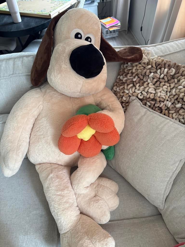 Grote Gromit knuffel met bloem - Wallace & Gromit, Ophalen, Overige merken, Overige karakters, Hond