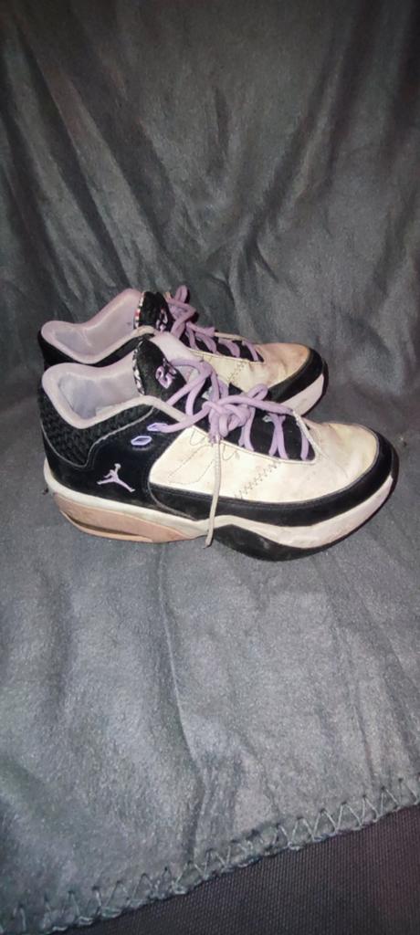 Nike Jordan sneakers maat 35 - Gebruikt, Kleding | Dames, Schoenen, Nike Jordan, Ophalen, Gedragen, Sneakers of Gympen