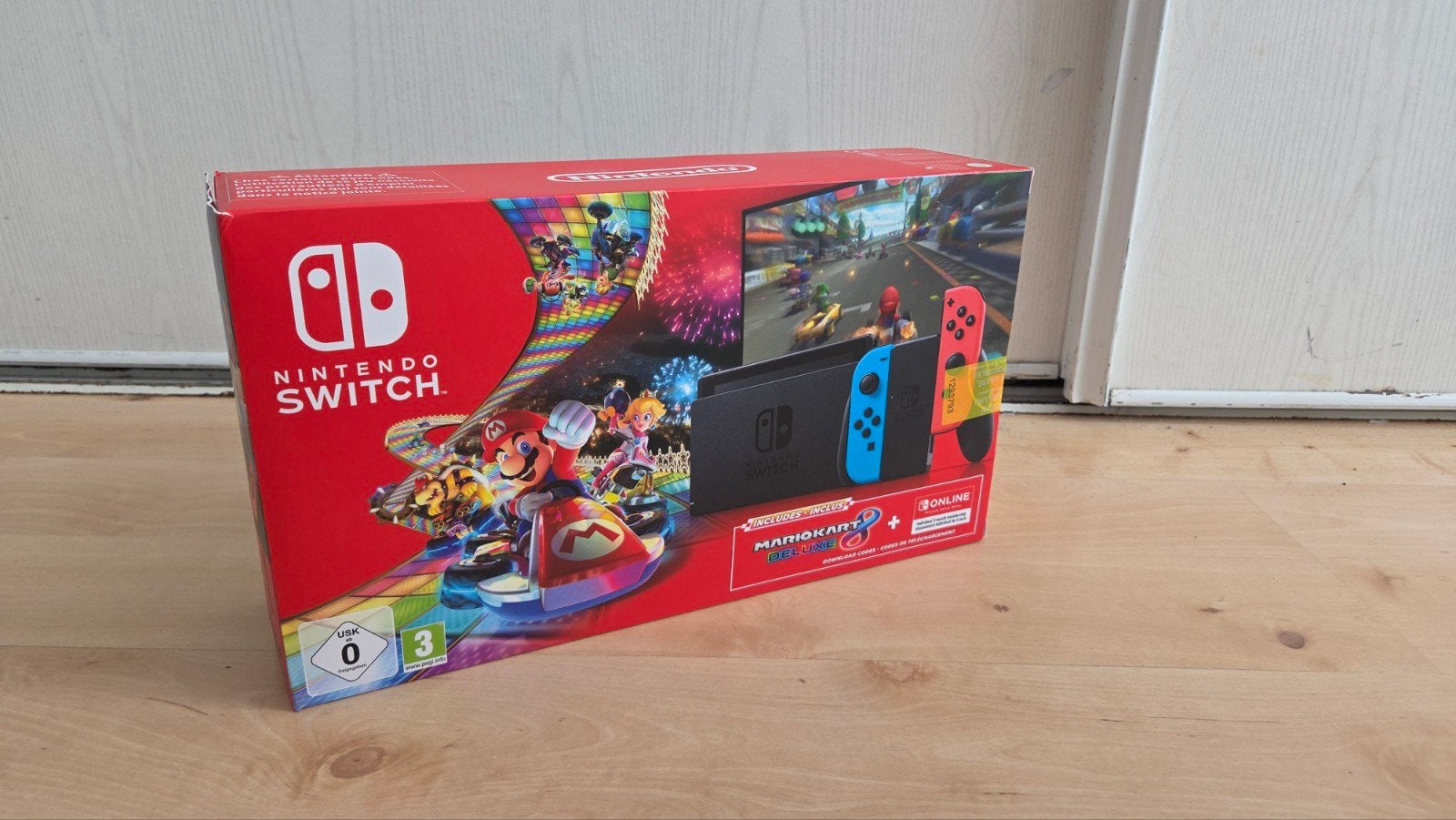 Nintendo Switch (2019 Upgrade) met 4 controllers en hoes, Spelcomputers en Games, Spelcomputers | Nintendo Switch, Zo goed als nieuw