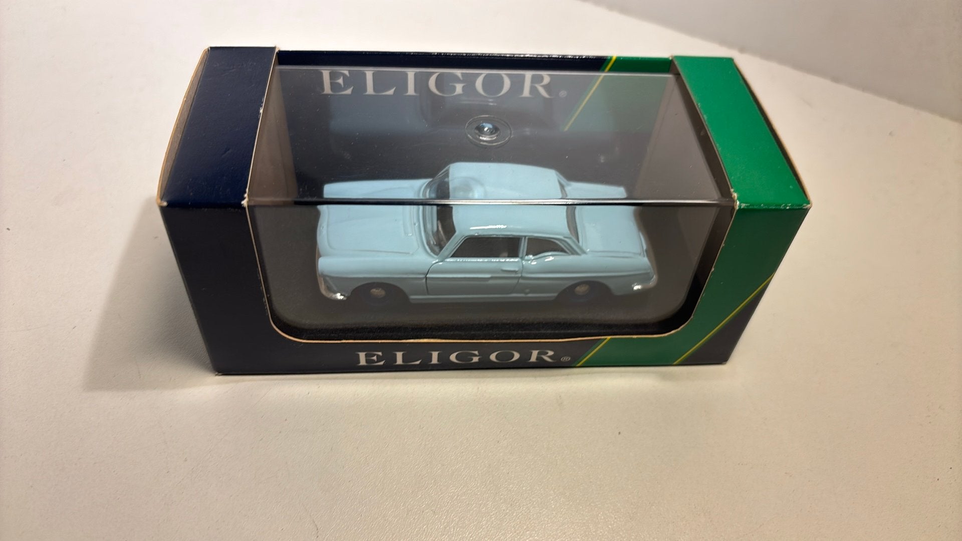 Peugeot coupe 404 bleu eligor 1.43, Overige merken, Auto, Ophalen of Verzenden, A