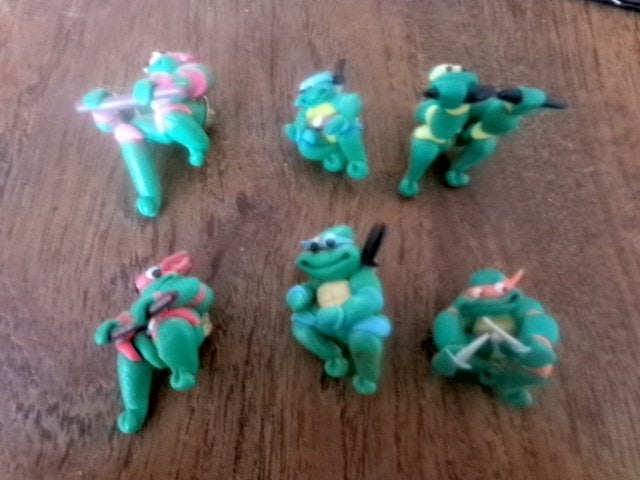 TEENAGE MUTANT NINJA TURTLES - 6 VINTAGE FIGURINE LAPEL PIN, Ophalen of Verzenden, Gebruikt, Figuurtje, Speldje of Pin