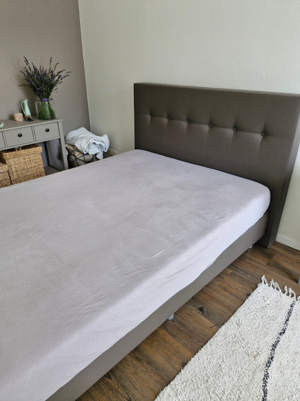 Nette skaileren boxspring 140x200 ideaal voor kleine ruimte., Ophalen, Gebruikt, Bruin, Tweepersoons
