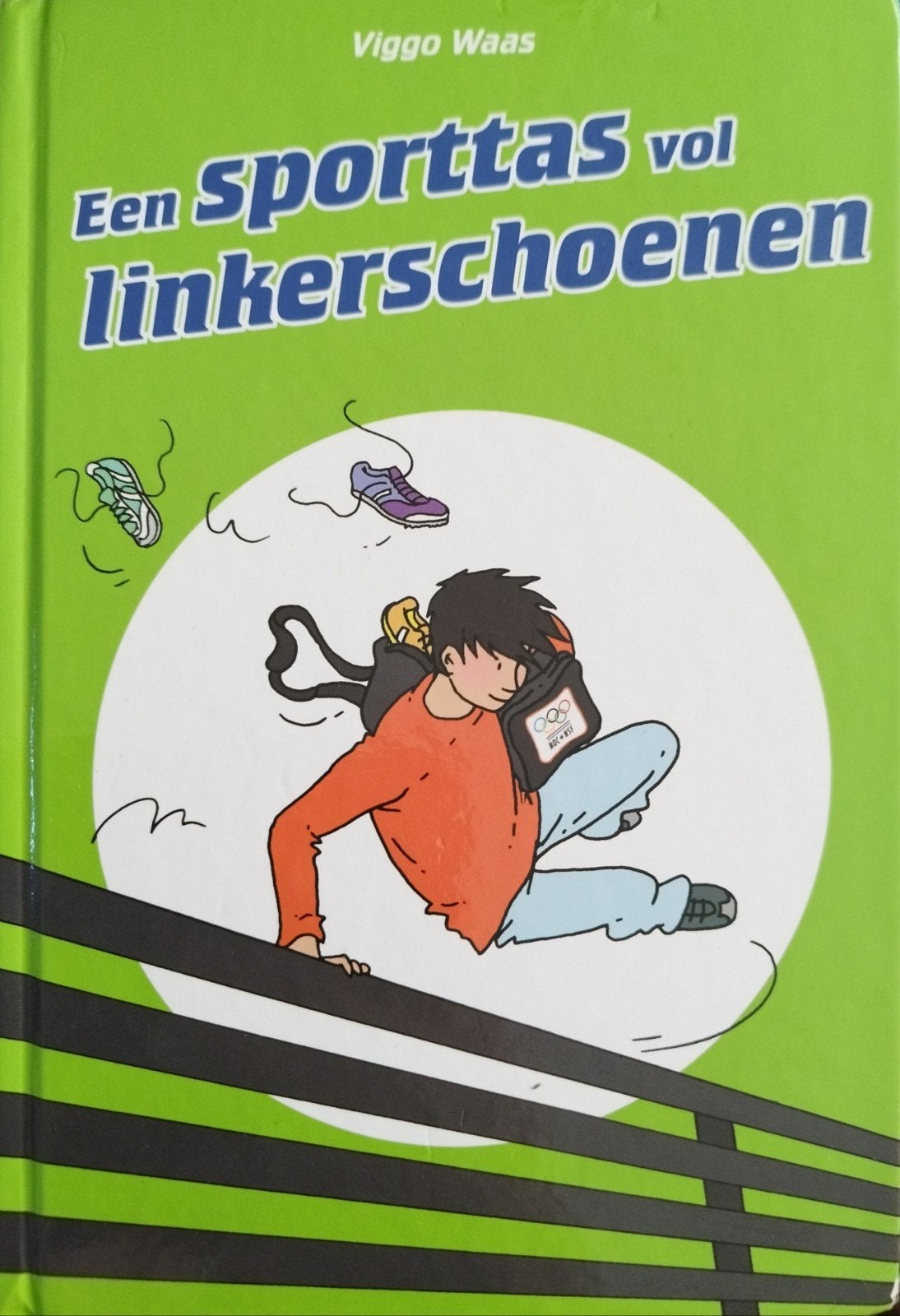 Een Sporttas vol linkerschoenen - Viggo Waas, Ophalen of Verzenden, Zo goed als nieuw, Viggo Waas, Fictie algemeen