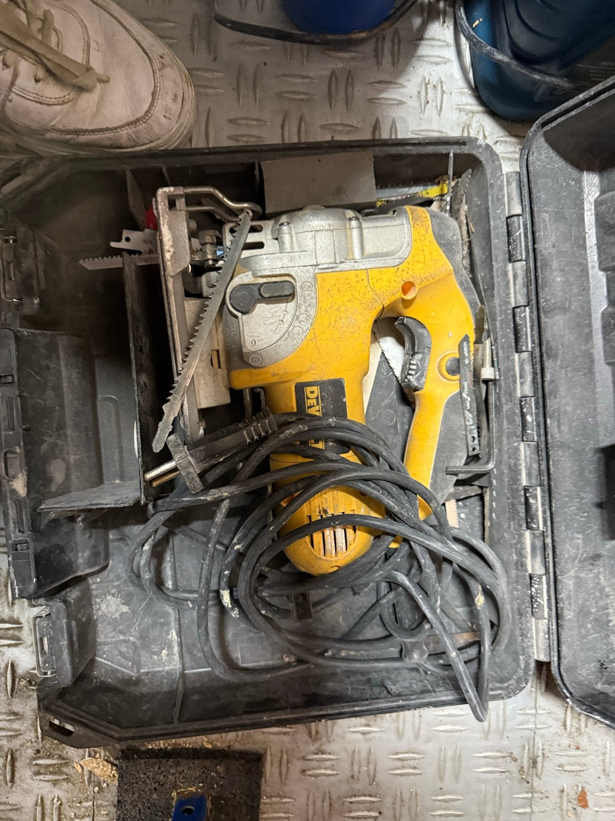 DeWalt DW331K-QS Decoupeerzaag - Gebruikt, Doe-het-zelf en Verbouw, Gereedschap | Zaagmachines, Gebruikt, Decoupeerzaag, 600 tot 1200 watt