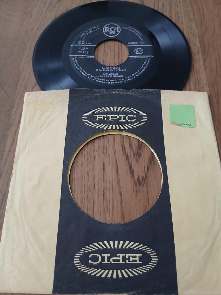 VINYL EP   RUDI WAIRATA & AMBONIA SERENADERS, Ophalen of Verzenden, Zo goed als nieuw, Overige formaten, Overige soorten
