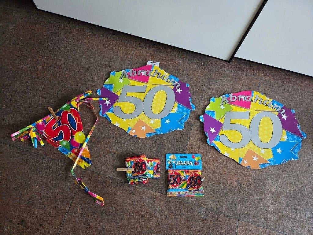 Feestversiering: Abraham 50 jaar - slinger, afzetlint, bord, Ophalen of Verzenden, Zo goed als nieuw, Versiering, Abraham of Sarah