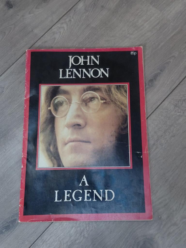 John lennon boekje, Boeken, Ophalen of Verzenden, Gelezen