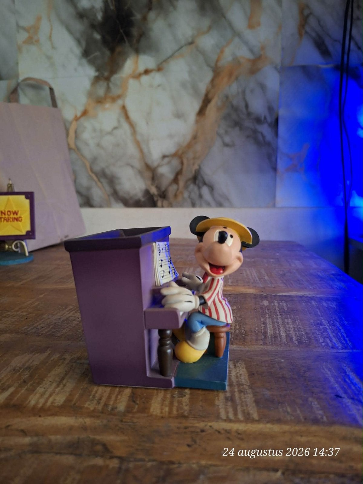 Mickey Mouse aan de piano beeldje - Disney Direct, Ophalen of Verzenden, Mickey Mouse, Zo goed als nieuw, Beeldje of Figuurtje