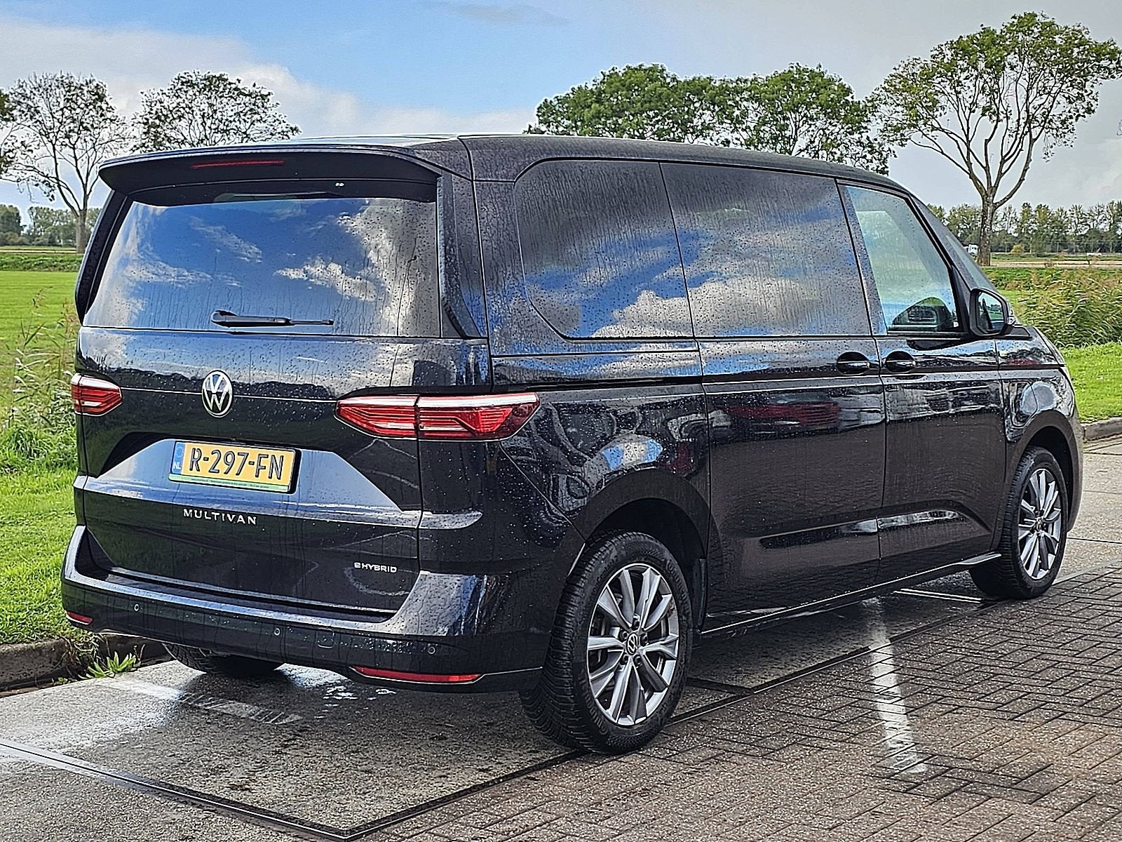VOLKSWAGEN MULTIVAN 1.4 hybride 7 pers, Verwarmde buitenspiegels, Gebruikt, 150 pk, Volkswagen
