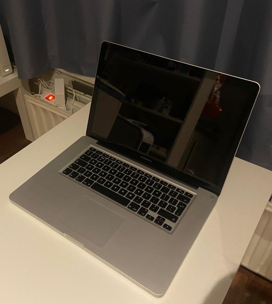 Macbook Pro incl oplader, Computers en Software, Apple Macbooks, MacBook Pro, Gebruikt, 2 tot 3 Ghz, 512 GB