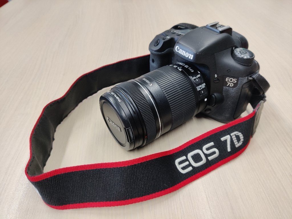 Canon EOS 7D + Canon EF-S 18-135mm + toebehoren, Gebruikt, Spiegelreflex, Canon, 18 megapixels