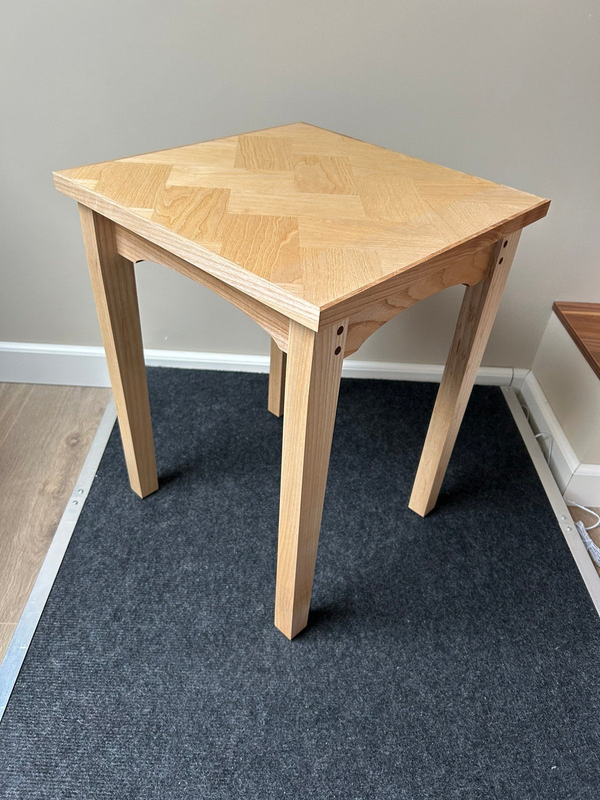 Bijzattafel inlands Essen, Kerkhofpad 45, Minder dan 55 cm, Meubels, Nieuw