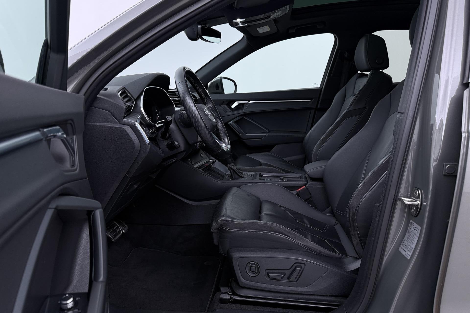 Audi Q3 40 TFSI Quattro Business Edition | Panoramadak | 360, Auto's, Automaat, Gebruikt, 1984 cc, Bedrijf