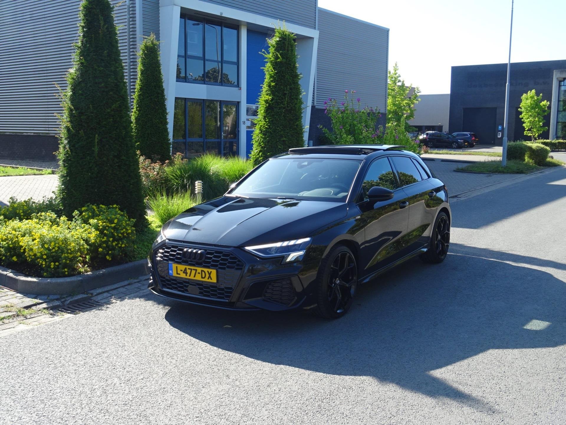 Audi A3 Sportback 35 TFSI 3 x S-Line | Pano | 19Inch RS | 10, Auto's, Dealer onderhouden, Adaptive Cruise Control, 4 cilinders