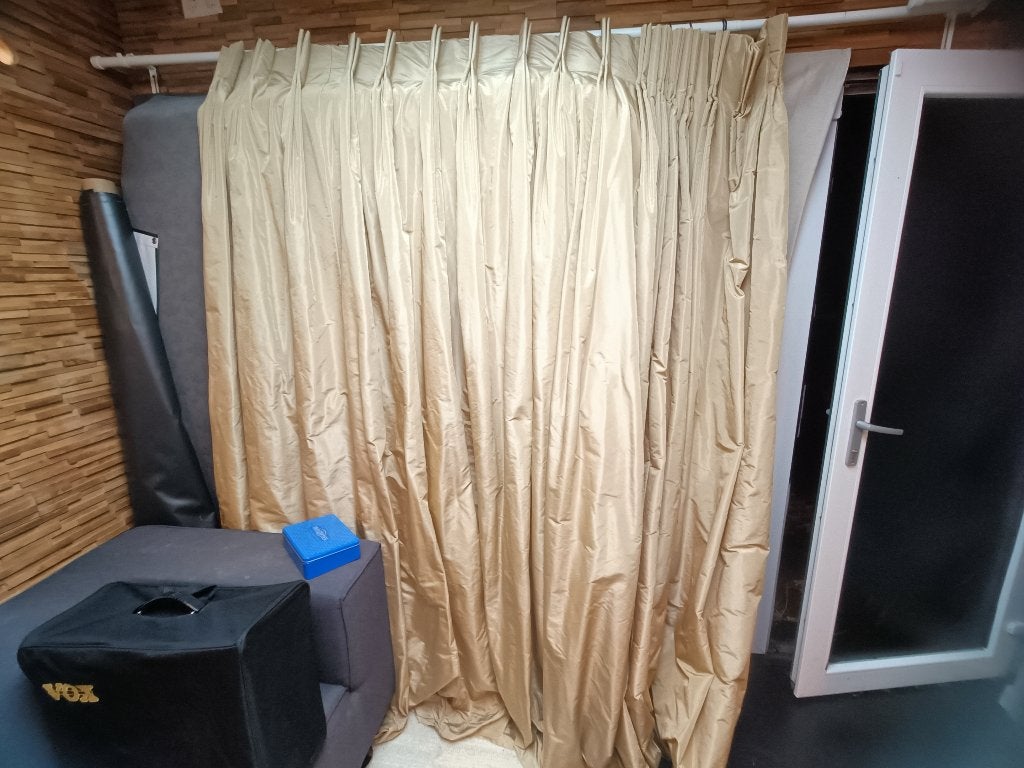 2 zware grote gordijnen, Huis en Inrichting, Ophalen, Gebruikt, Geel, Isolerend