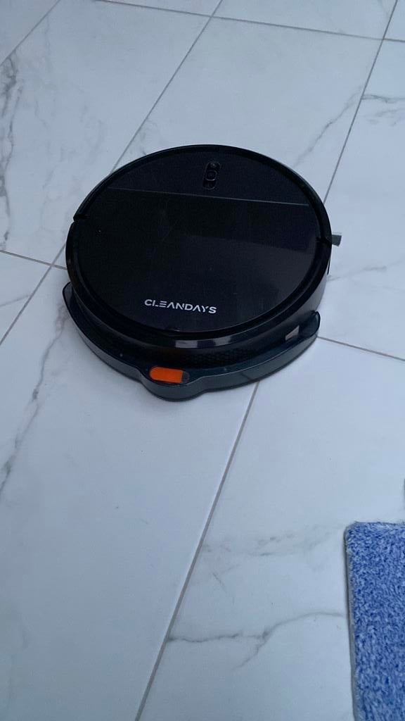 Robot stofzuiger met dweilfunctie., Ophalen of Verzenden, Zo goed als nieuw, Robotstofzuiger, Minder dan 1200 watt