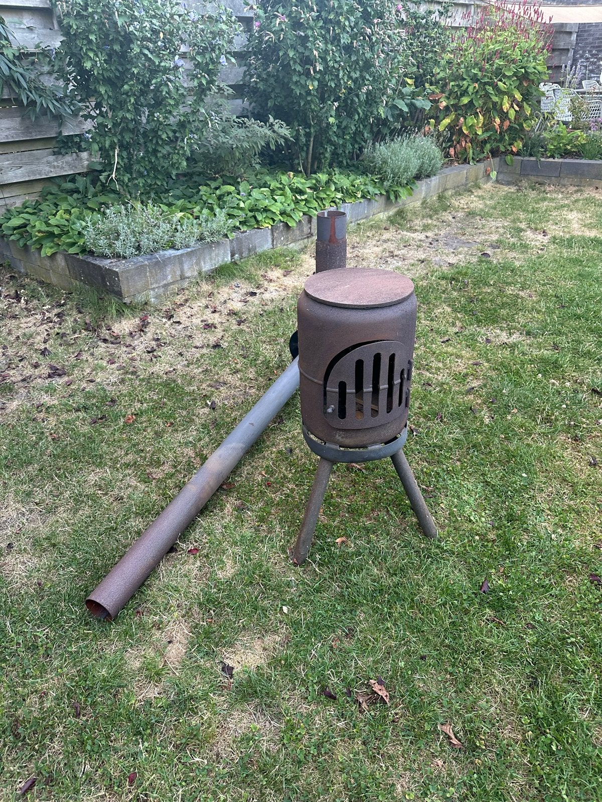 Robuuste buitenkachel met lange pijp, Tuin en Terras, Ophalen, Gebruikt