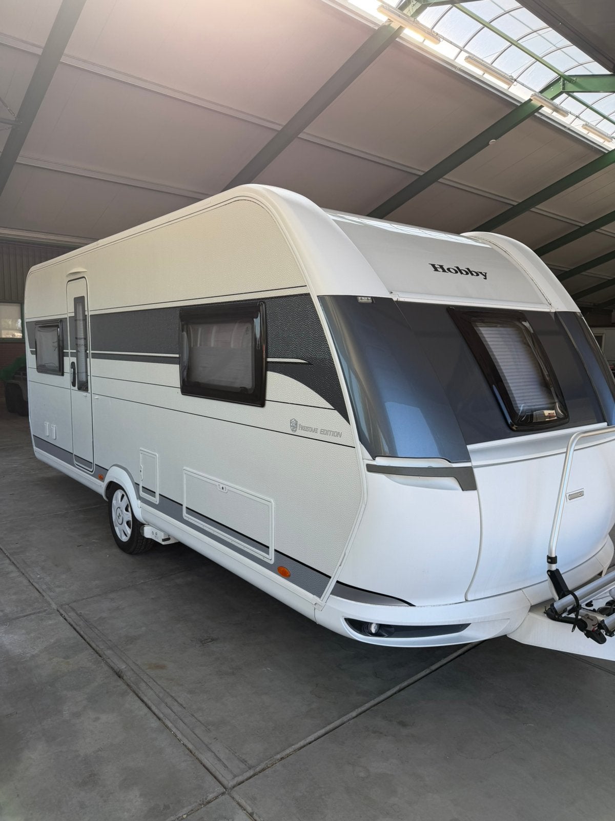 Hobby 540 UL De Luxe | Freistaat Edition | Mover (495 UL), Koelkast, Rondzit, Hobby, Bedrijf