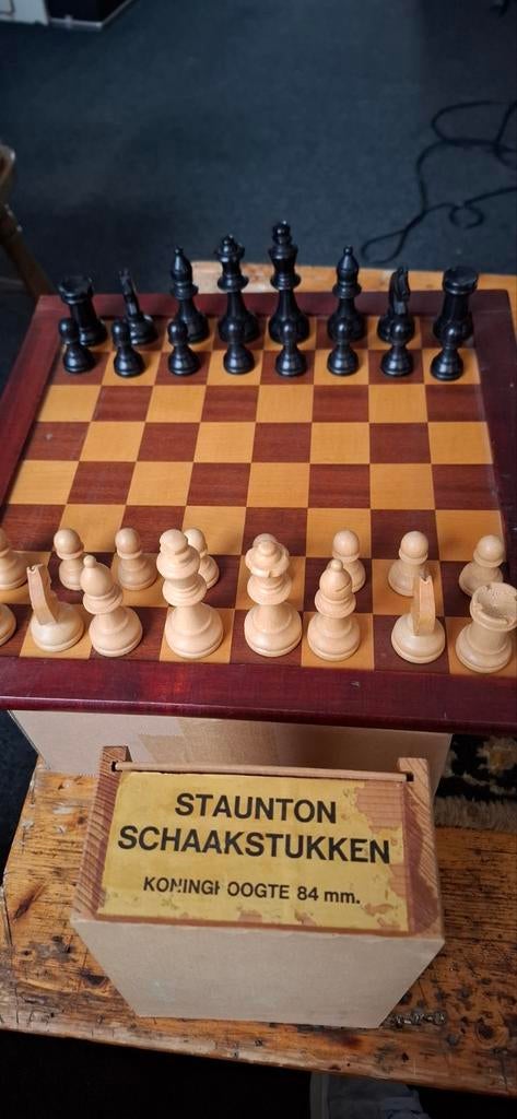staunton schaakspel koningshoogte 84mm, Een of twee spelers, Ophalen of Verzenden, Zo goed als nieuw, Staunton