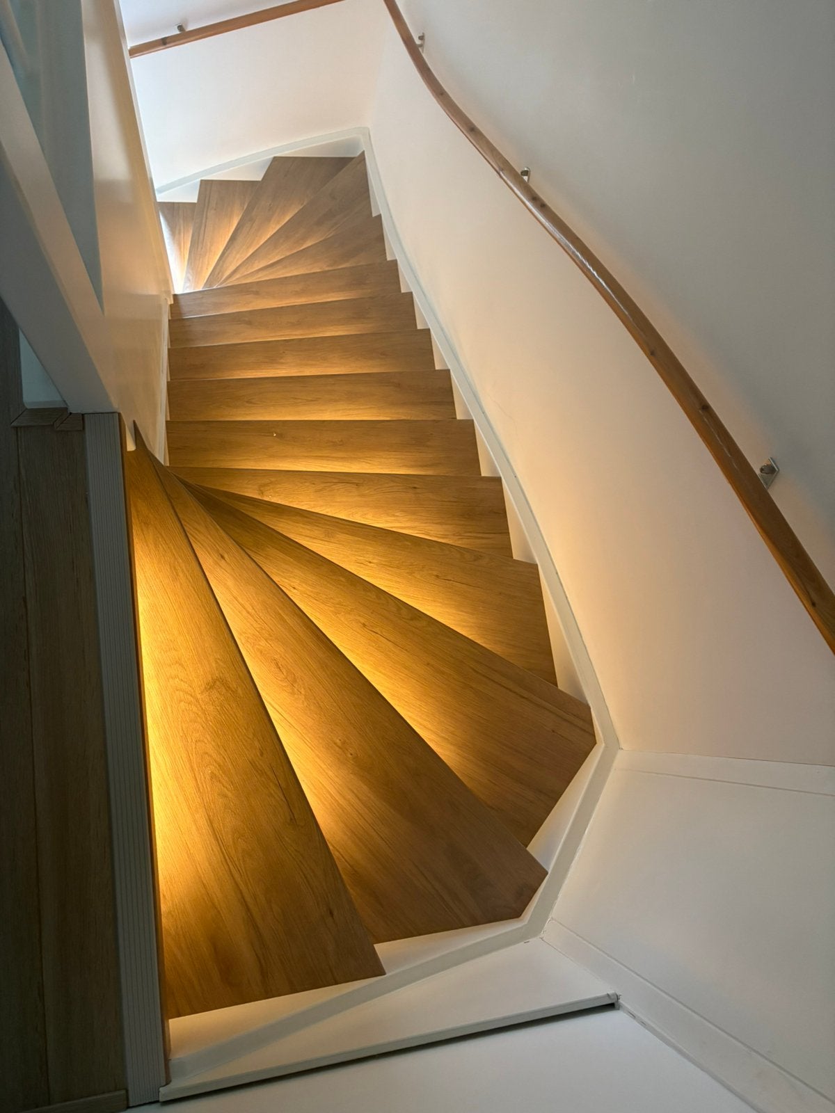 Foto 8 van Traprenovatie | €1500 | All incl | Geen aanbetaling!. Tot 15
