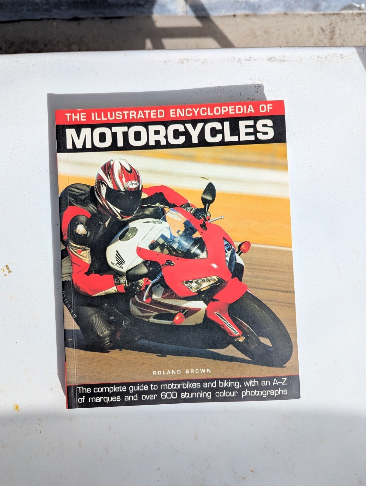Geïllustreerde Encyclopedie van Motoren - Roland Brown, Boeken, Ophalen of Verzenden, Gelezen, Roland Brown, Algemeen