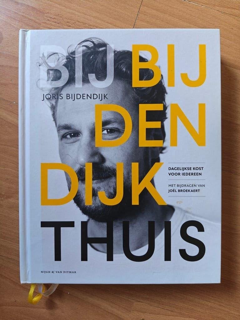 Bij Bijdendijk thuis - Dagelijkse kost voor iedereen (2022), Boeken, Kookboeken, Ophalen of Verzenden, Zo goed als nieuw, Nederland en België