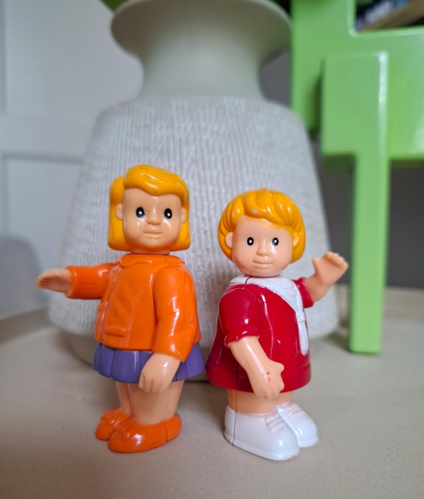 Redbox: 2 poppenhuisfiguren 2001, Ophalen of Verzenden, Gebruikt