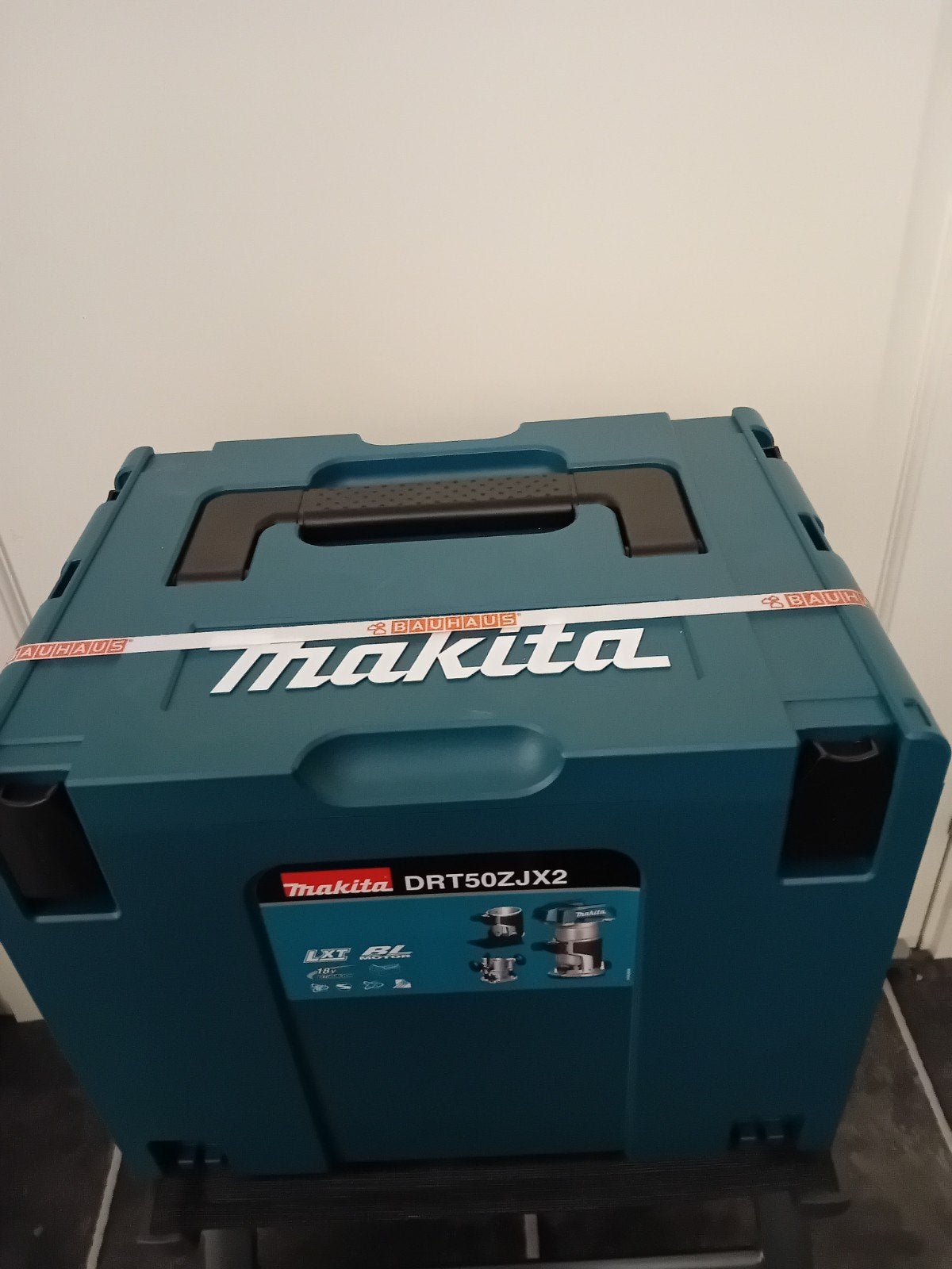 Nieuwe Makita Bovenfrees DRT50ZJX2 in doos, Verzenden, Accu, Nieuw, Makita