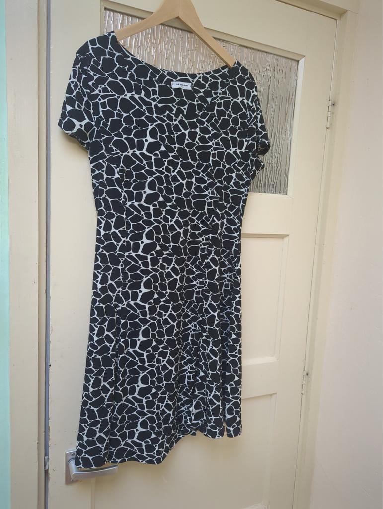 Soepel vallend jurkje, Kleding | Dames, Zwart, Maat 46/48 (XL) of groter, Ophalen of Verzenden, Knielengte