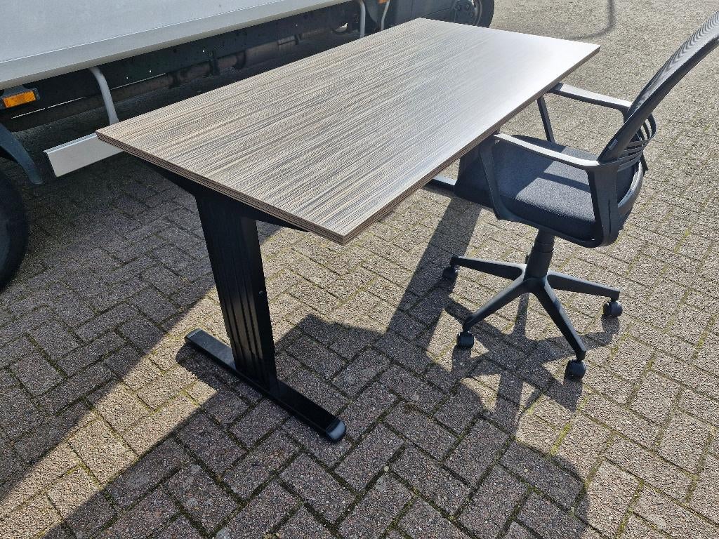 20x bureau hoogte instelbaar, zwart frame, Huis en Inrichting, Bureaus, VST, In hoogte verstelbaar, Ophalen of Verzenden, Zo goed als nieuw
