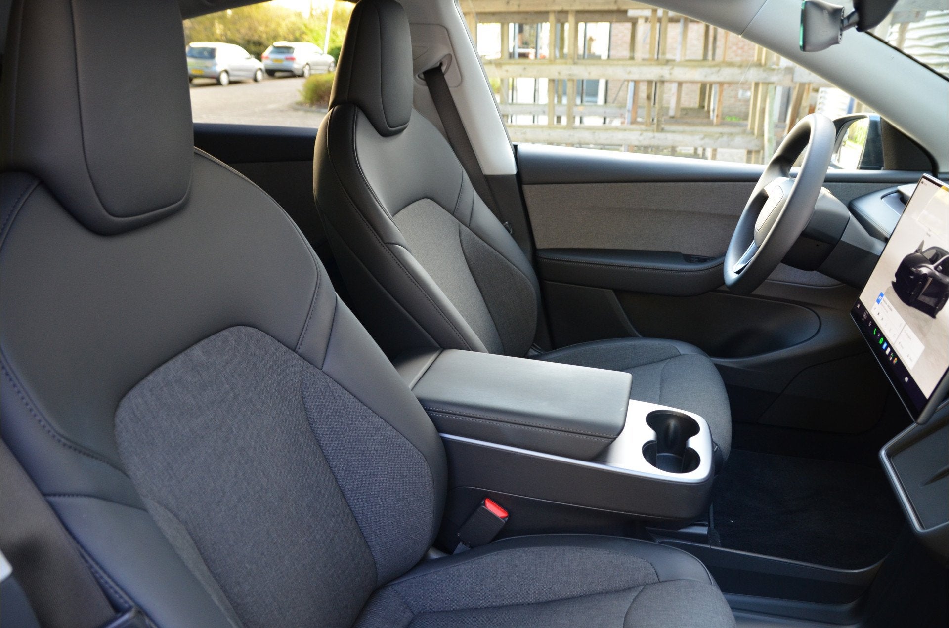 Tesla Model Y Standard RWD 58 kWh Juniper, Trekhaak (twv 1.3, Auto's, Automaat, Gebruikt, Zwart, 327 min