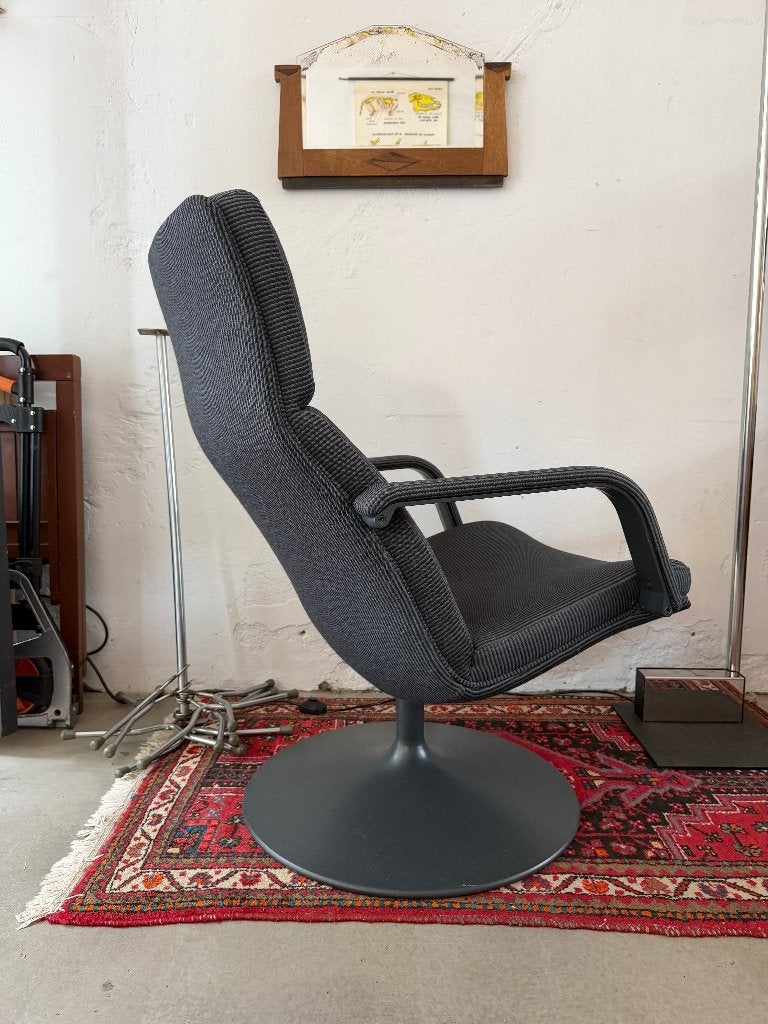 Vintage Artifort draaifauteuil F142 design Geoffrey Harcourt, Huis en Inrichting, Fauteuils, Ophalen, Gebruikt, -, -