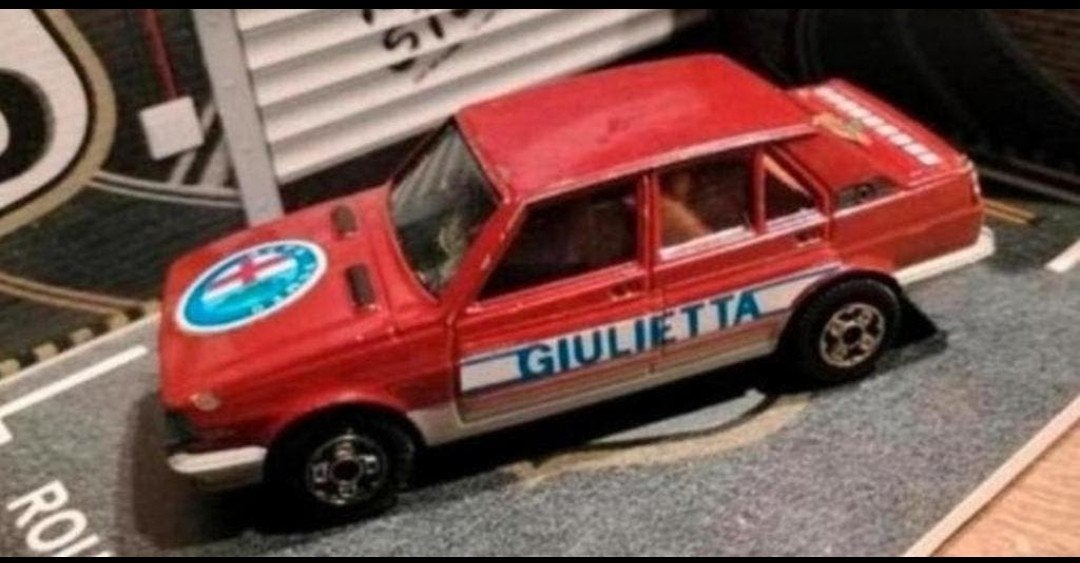zeldzame ALFA ROMEO GIULIETTA 1/43 BURAGO, Ophalen of Verzenden, Gebruikt, Auto, Overige merken