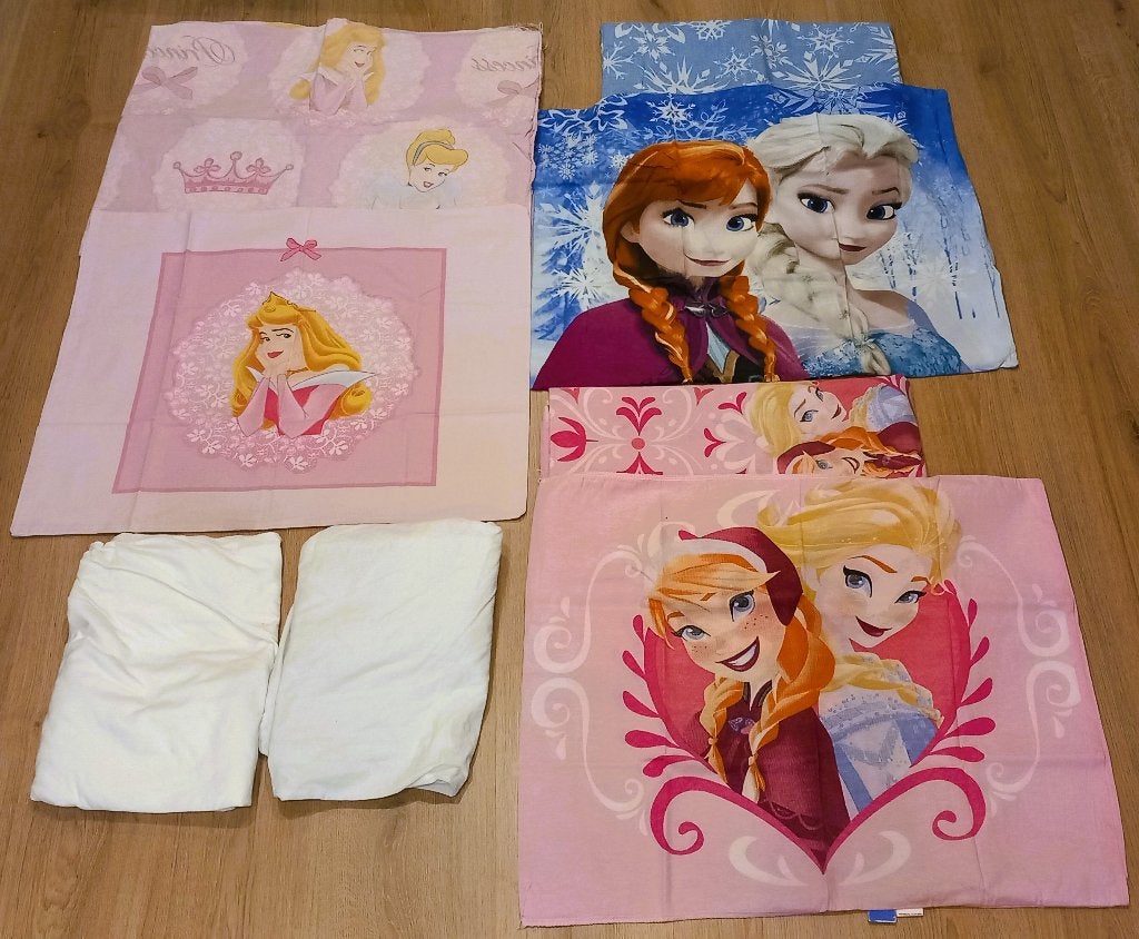 €10 - Disney Prinsessen & Frozen Beddengoed 1-Persoons - 4st, Ophalen of Verzenden, Gebruikt, Eenpersoons, Dekbedovertrek