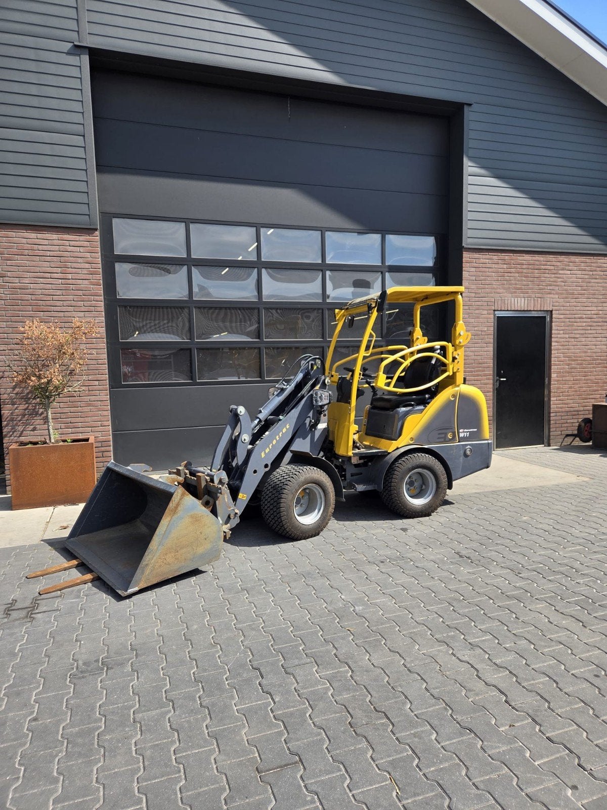 Eurotrac W11shovel, Zakelijke goederen, Machines en Bouw | Kranen en Graafmachines, Ophalen, Wiellader of Shovel