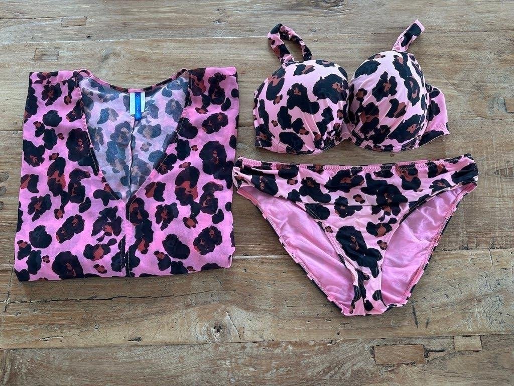Bikini Cyell 40E 42 roze panter met bijpassende strandjurk, Kleding | Dames, Badmode en Zwemkleding, Ophalen of Verzenden, Zo goed als nieuw