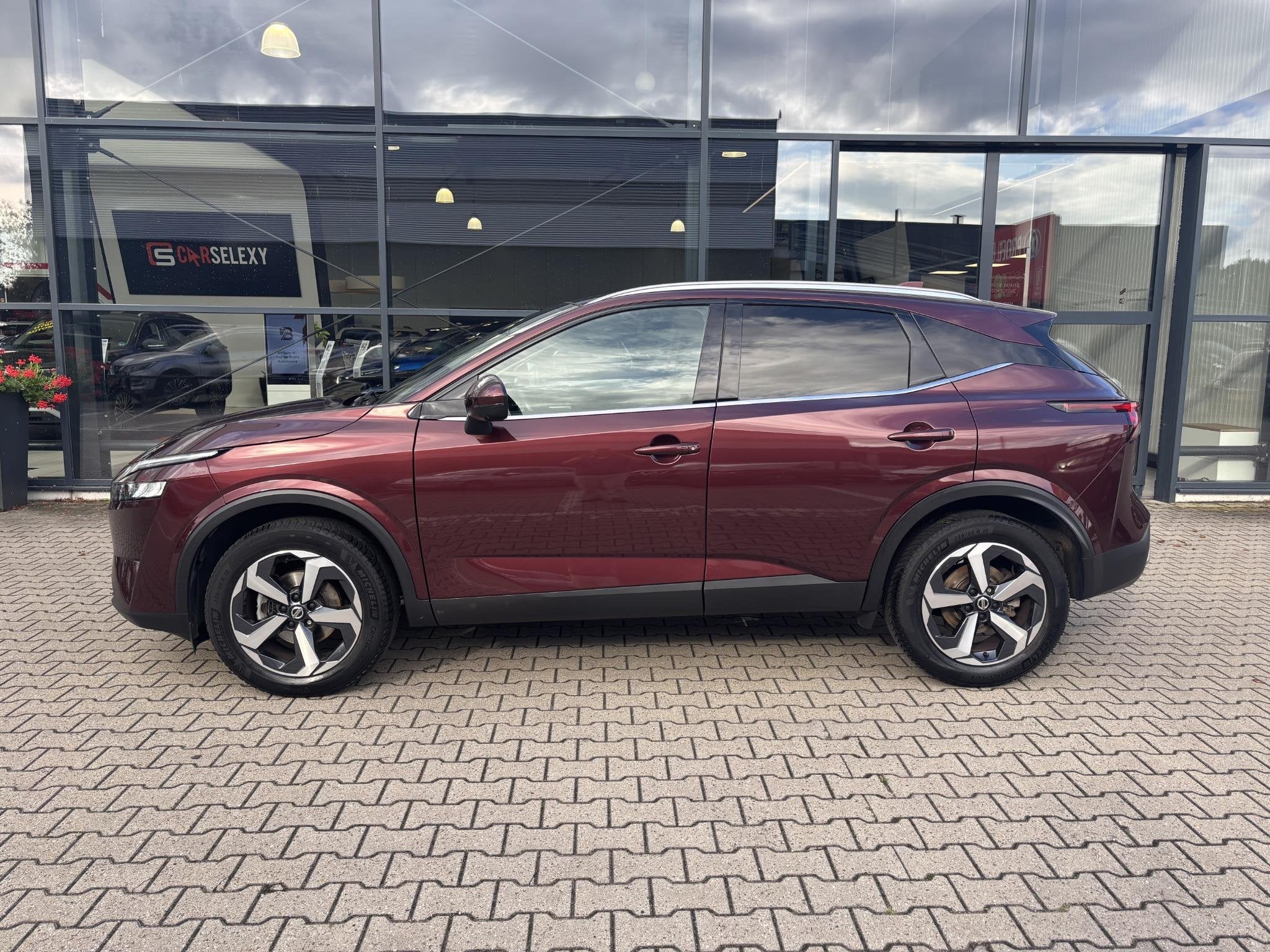 Nissan Qashqai 1.3 MHEV N-Connecta *Panorama dak*, Auto diversen, Netherlands@nissan-services.eu, Nissan Nederland BV, Handgeschakeld
