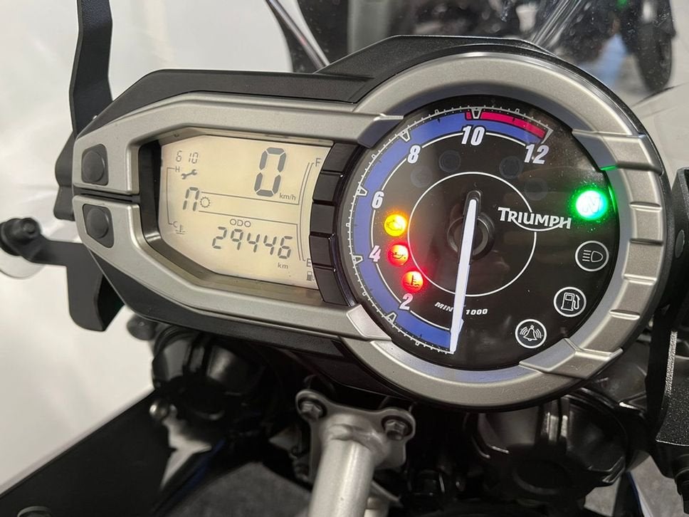Triumph TIGER 800 (bj 2011), Motorrijbewijs A, Bedrijf, Meer dan 35 kW, Onbekend
