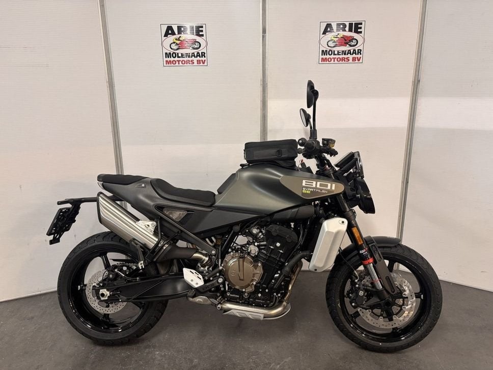 Husqvarna SVARTPILEN 801 (bj 2026), 2 cilinders, Bedrijf, Onbekend, Meer dan 35 kW