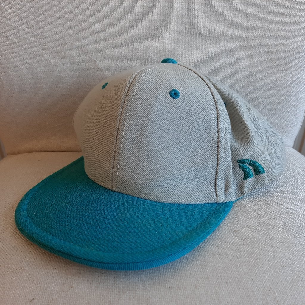 Left Side pet cap grijs aqua blauw - One Size -, Ophalen of Verzenden, Zo goed als nieuw, Left Side