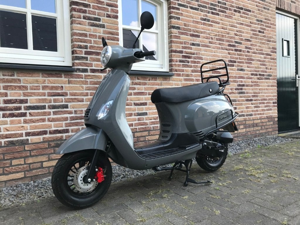 DJJD CASHMERE BJ 2021 GTS TOSCANA VX50 RIVA SOURIS SOURINI, Ophalen, Gebruikt, Maximaal 45 km/u, Benzine