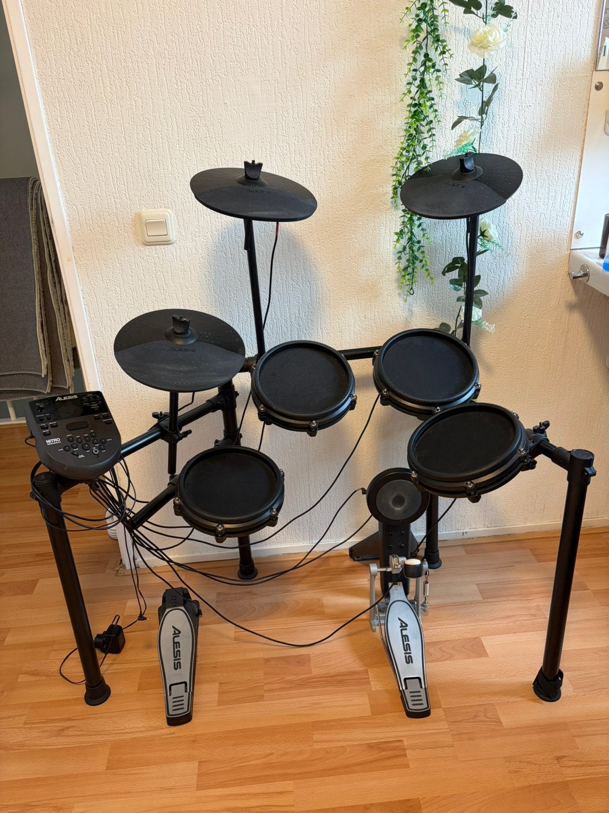 Alesis Nitro Elektronisch Drumstel Compleet + Drumstokken, Muziek en Instrumenten, Ophalen, Zo goed als nieuw, Overige merken