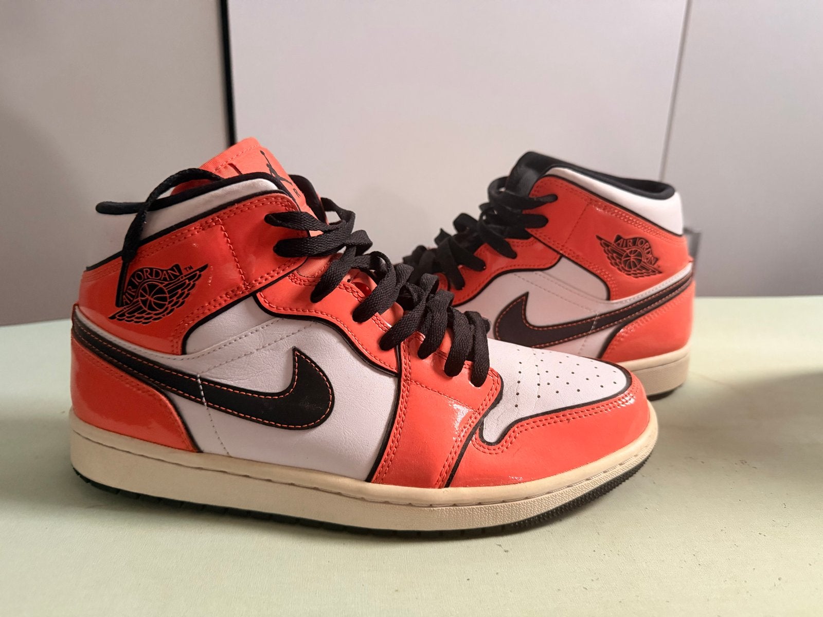 Nike Air Jordan 1 Mid SE Bright Citrus Maat 43, Ophalen of Verzenden, Gedragen, Overige kleuren, Sneakers of Gympen