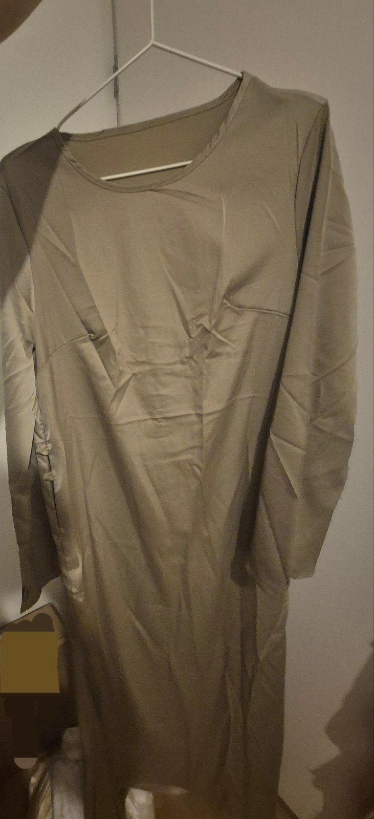 Elegante jurk in beige/zandkleur, maat L en XL, Beige, Maat 42/44 (L), Nieuw, Ophalen of Verzenden