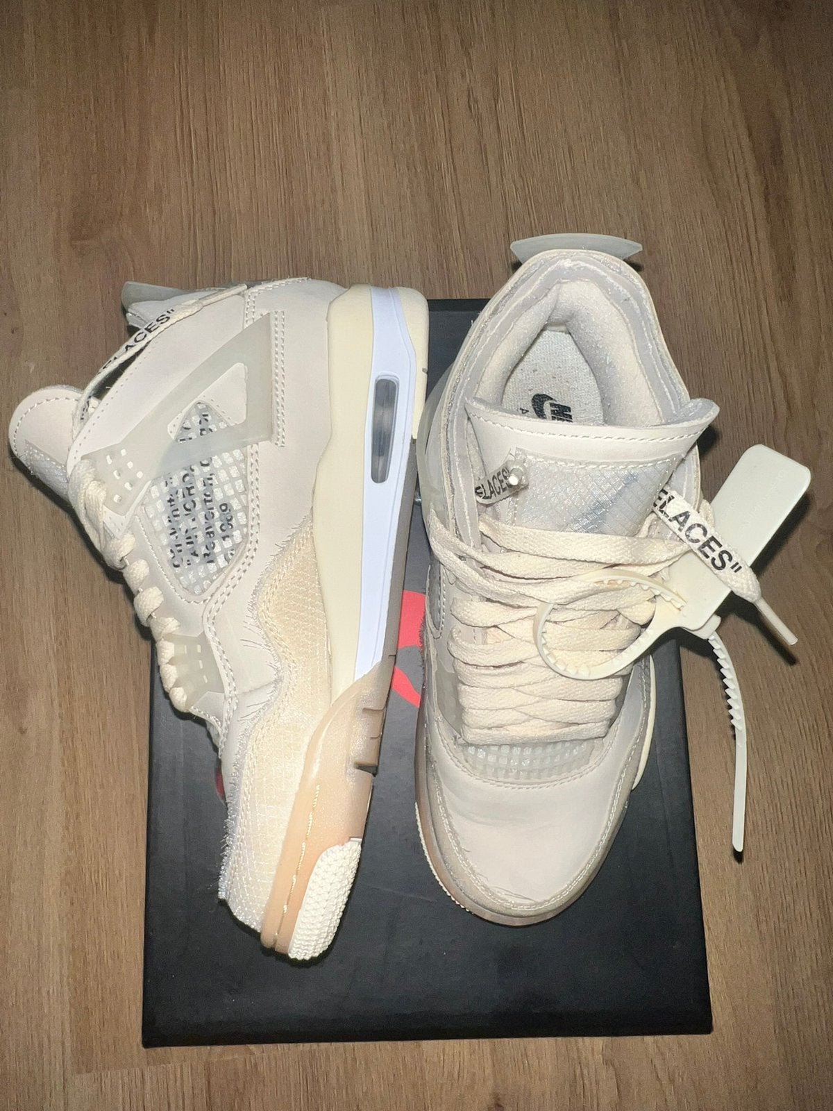 AIR JORDAN 4 RETRO OFF-WHITE SAIL 36.5, Ophalen of Verzenden, Zo goed als nieuw, Schoenen